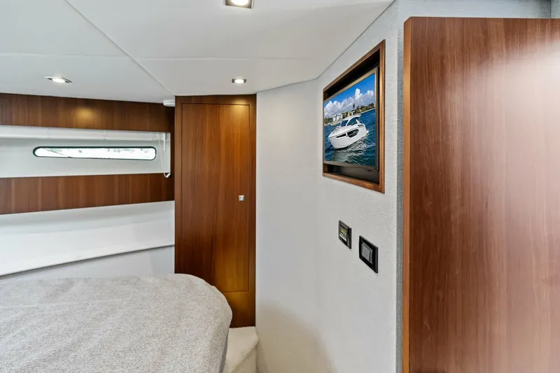 Slide: The Image of Cruisers 42 SARGAM - Stateroom Bow Cruisers 42 SARGAM - Stateroom Bow - 7683771