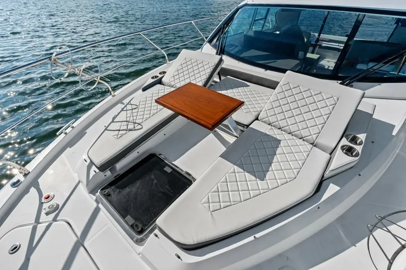 Slide: The Image of Cruisers 42 SARGAM - Bow Cruisers 42 SARGAM - Bow - 7080152