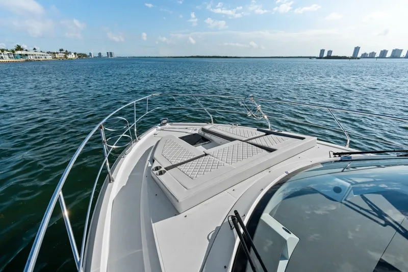 Slide: The Image of Cruisers 42 SARGAM - Bow Cruisers 42 SARGAM - Bow - 7080150