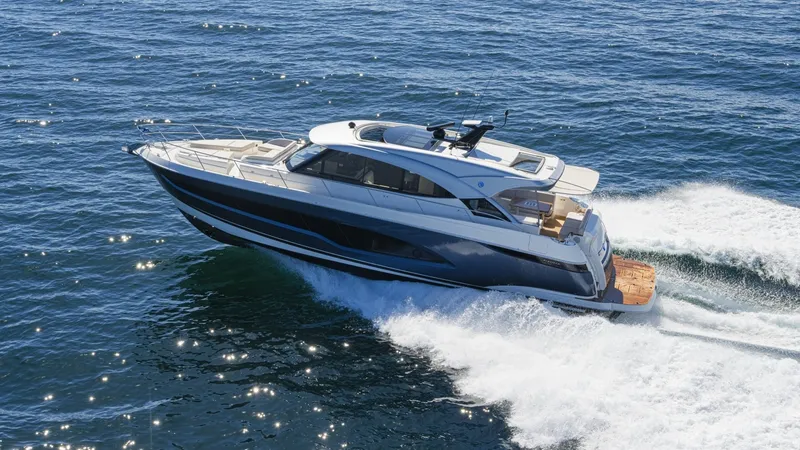 The Image of Riviera 5600 Sport Yacht Platinum Edition 2027 - 7507492