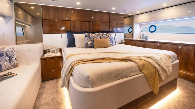Slide: The Image of Riviera 5600 Sport Yacht Platinum Edition 2027 - 7507479