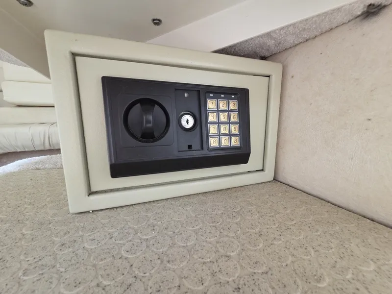 Slide: The Image of Sea Ray 340 Sundancer 2000 - 7508239
