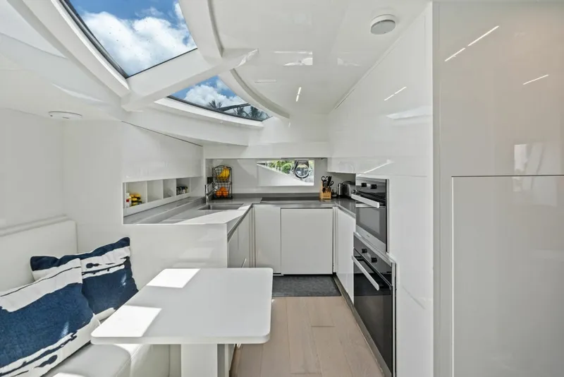 Slide: The Image of Ferretti 850 Motoryacht 2018 - 6306753