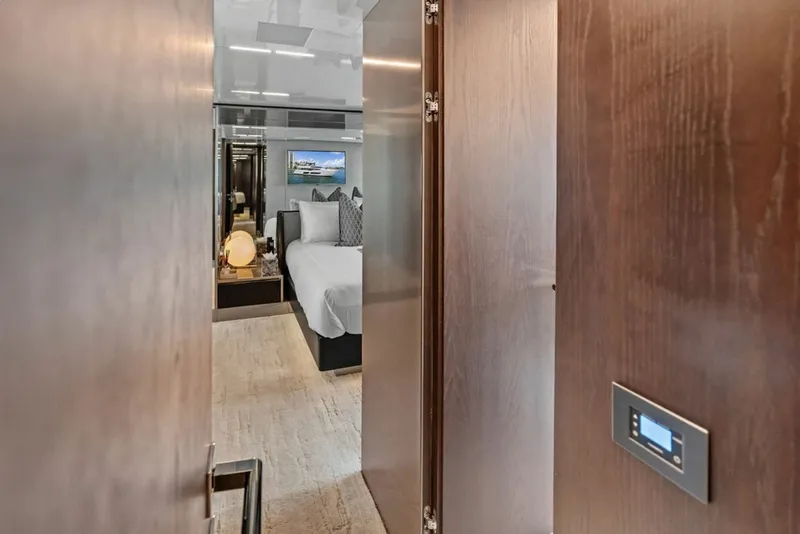 Slide: The Image of Ferretti 850 Motoryacht 2018 - 6306782