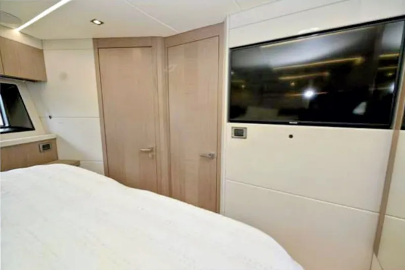 Slide: The Image of Sunseeker 50 Predator 2019 - 6388704