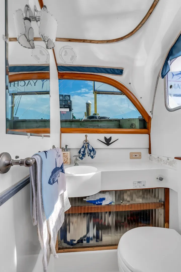 Slide: The Image of Bertram Flybridge Cruiser 1979 - 6454771