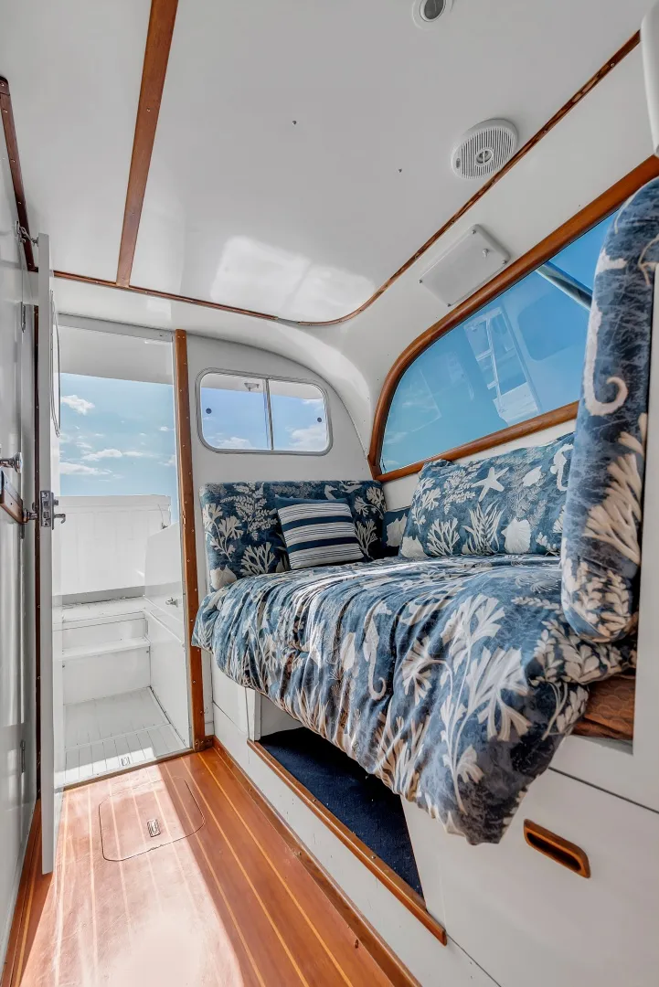 Slide: The Image of Bertram Flybridge Cruiser 1979 - 6454775
