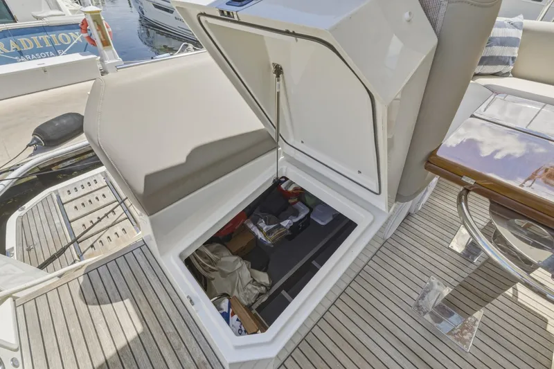 Slide: The Image of Prestige 52 Fly 2022 - 6306981