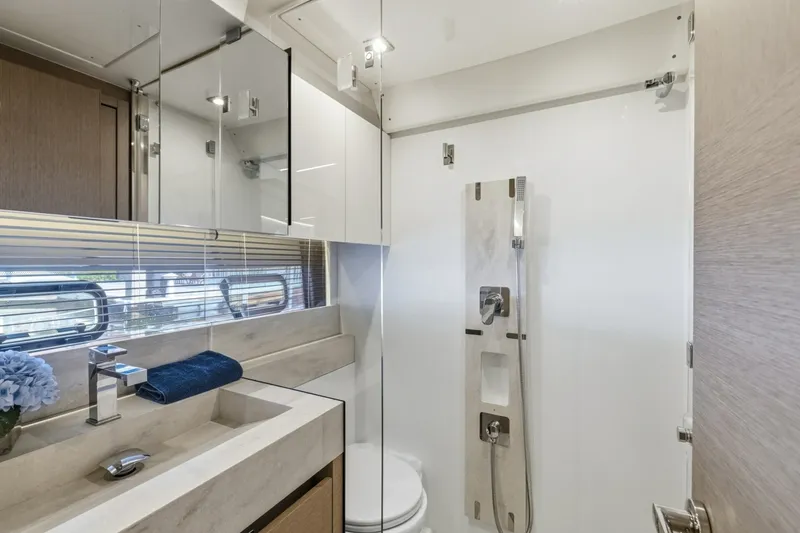Slide: The Image of Prestige 52 Fly 2022 - 6306873