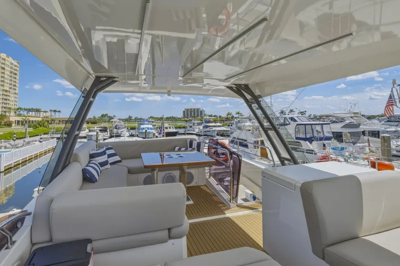 Slide: The Image of Prestige 52 Fly 2022 - 6306879