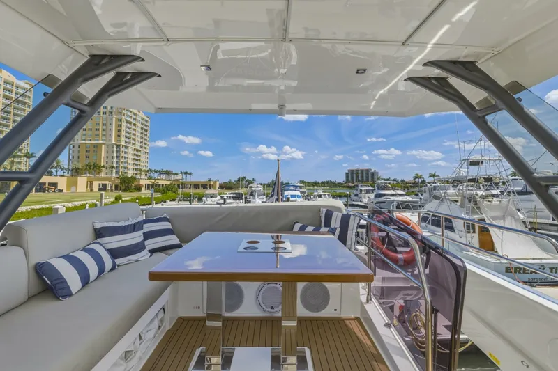 Slide: The Image of Prestige 52 Fly 2022 - 6306885