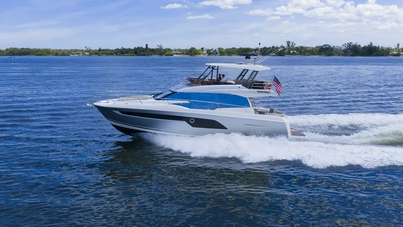 Slide: The Image of Prestige 52 Fly 2022 - 6306895