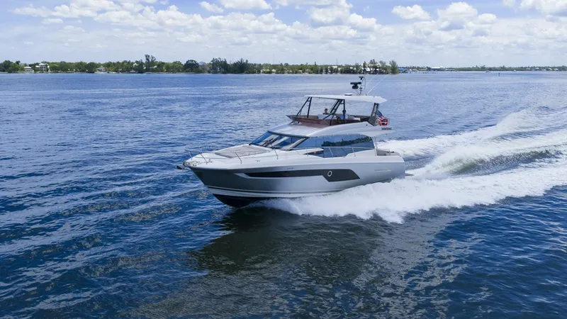 Slide: The Image of Prestige 52 Fly 2022 - 6306896