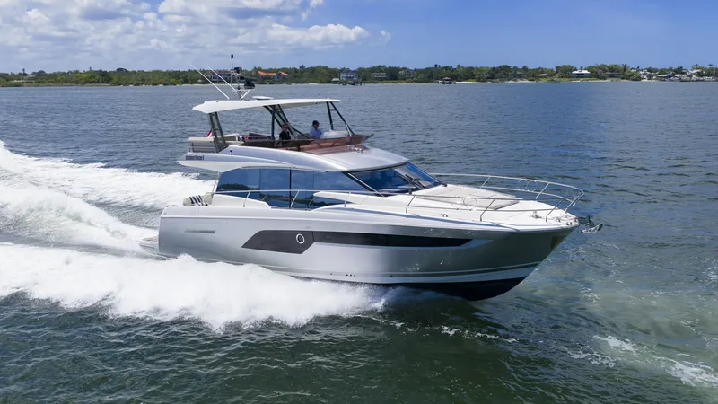 Slide: The Image of Prestige 52 Fly 2022 - 6306899