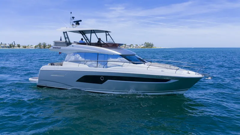 Slide: The Image of Prestige 52 Fly 2022 - 6306907