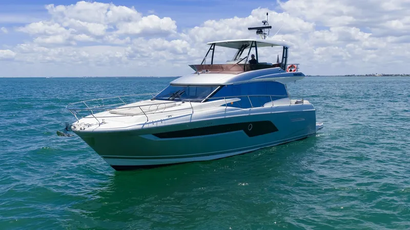 Slide: The Image of Prestige 52 Fly 2022 - 6306910