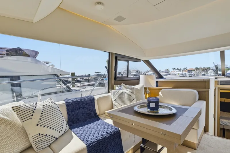 Slide: The Image of Prestige 52 Fly 2022 - 6306947