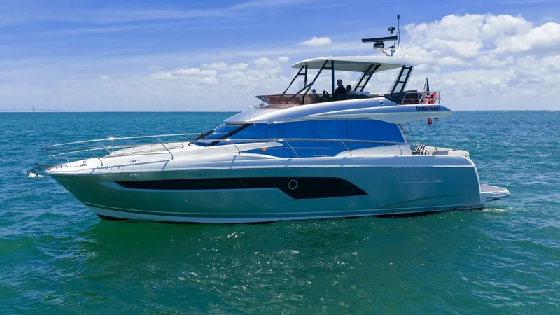 Slide: The Image of Prestige 52 Fly 2022 - 6306911