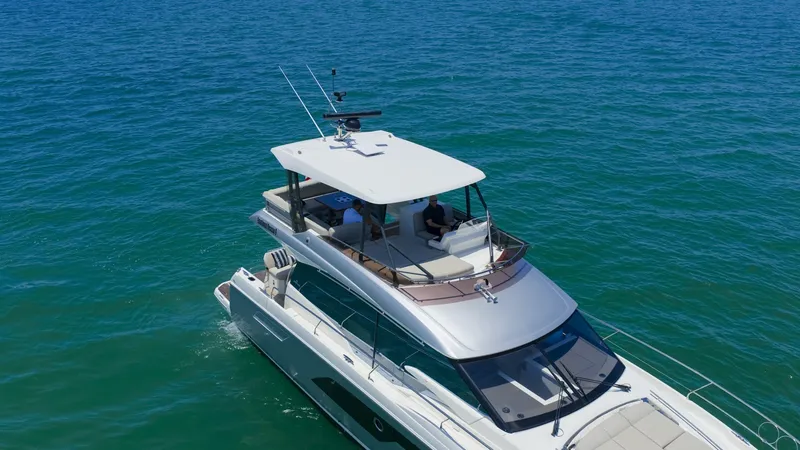 Slide: The Image of Prestige 52 Fly 2022 - 6306918