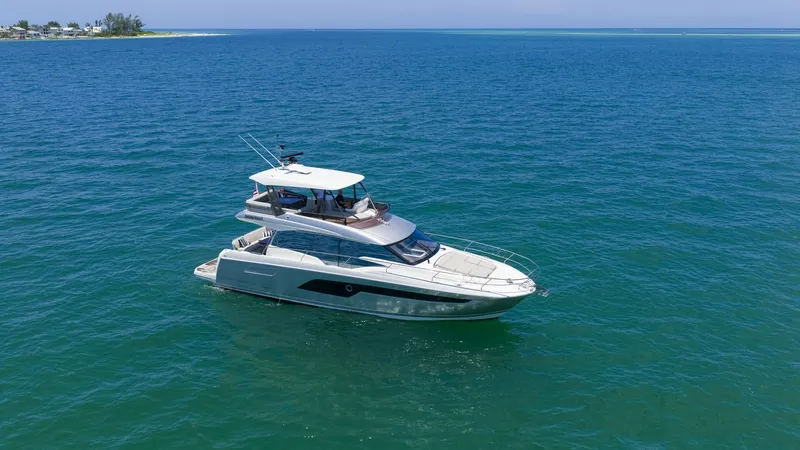Slide: The Image of Prestige 52 Fly 2022 - 6306924