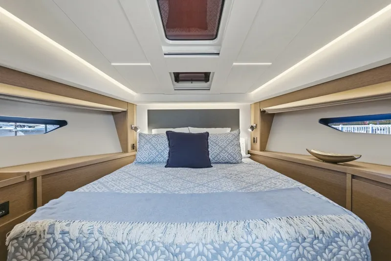 Slide: The Image of Prestige 52 Fly 2022 - 6306941