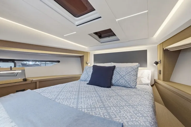 Slide: The Image of Prestige 52 Fly 2022 - 6306942