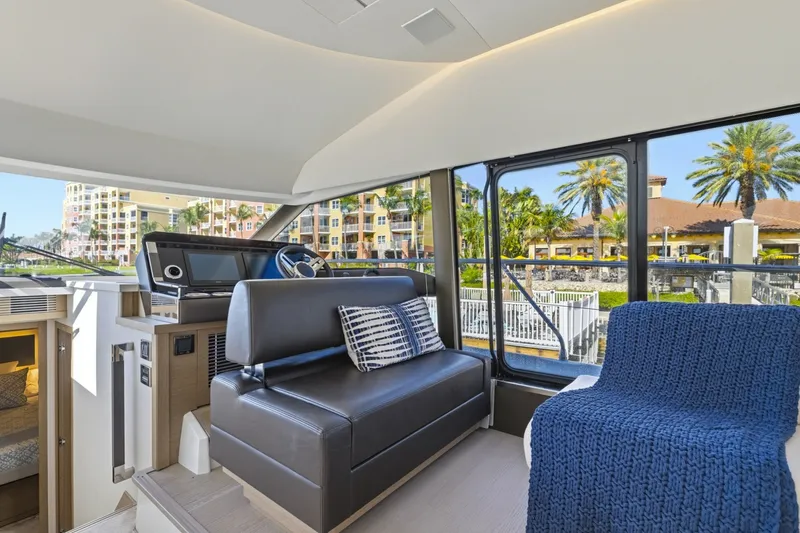 Slide: The Image of Prestige 52 Fly 2022 - 6306948