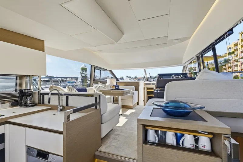 Slide: The Image of Prestige 52 Fly 2022 - 6306952