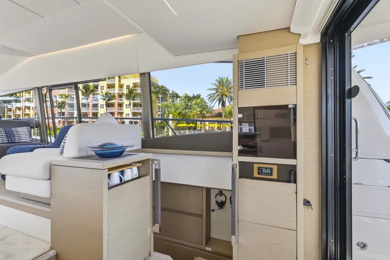 Slide: The Image of Prestige 52 Fly 2022 - 6306956