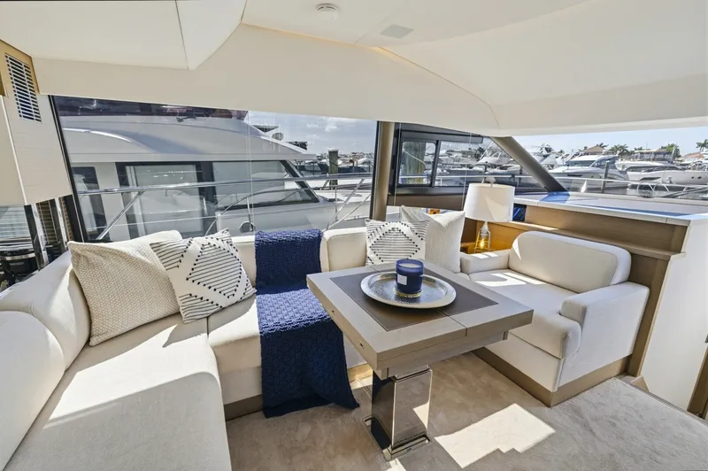 Slide: The Image of Prestige 52 Fly 2022 - 6306961