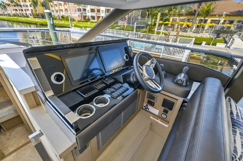 Slide: The Image of Prestige 52 Fly 2022 - 6306963