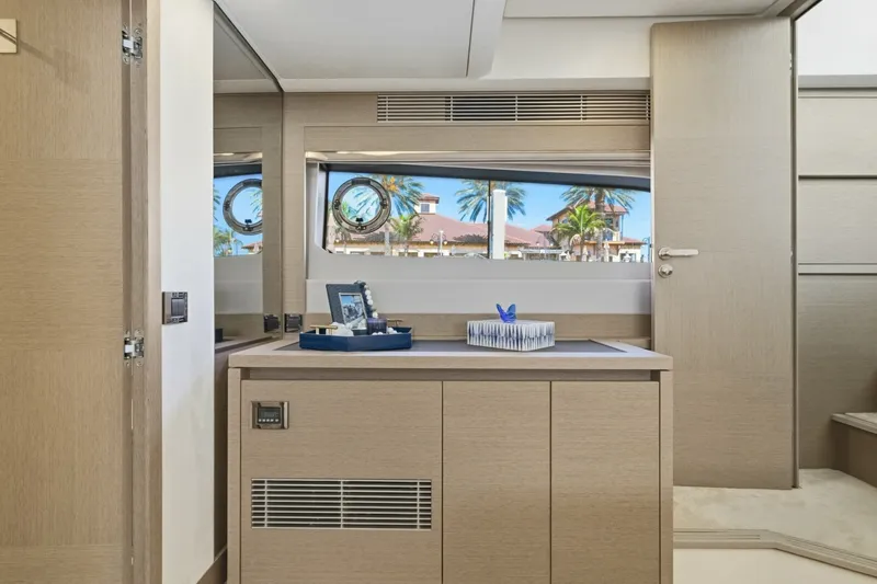 Slide: The Image of Prestige 52 Fly 2022 - 6306968