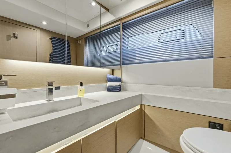 Slide: The Image of Prestige 52 Fly 2022 - 6306971
