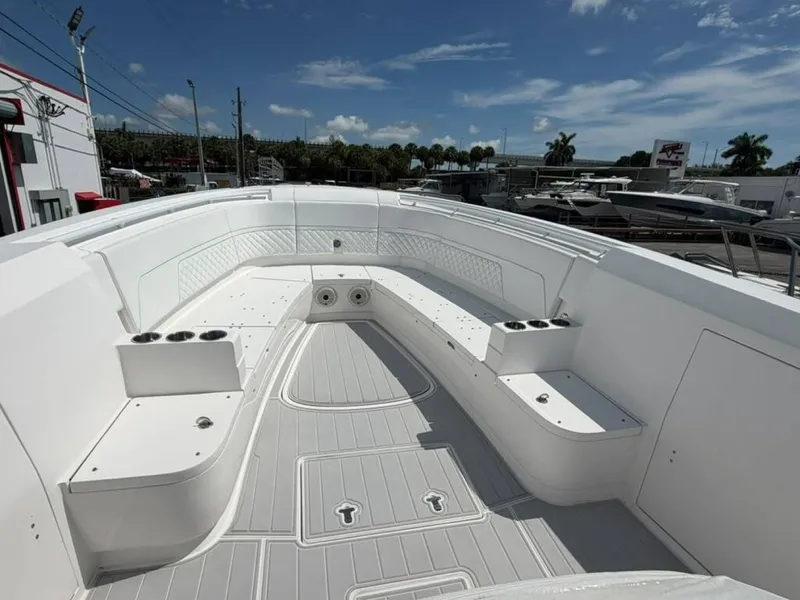 Slide: The Image of Intrepid 375 NOMAD 2020 - 6306937