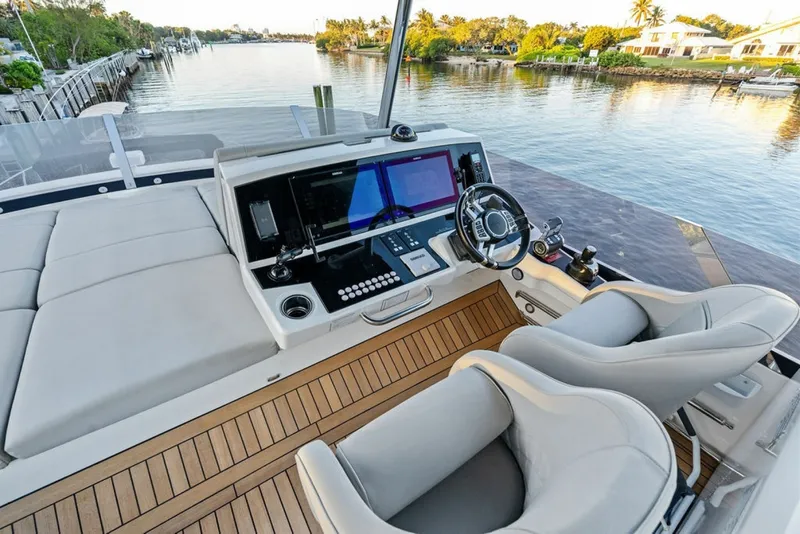 Slide: The Image of Sunseeker Manhattan 68 2021 - 6307070