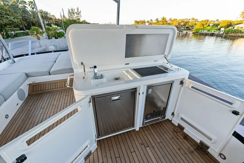 Slide: The Image of Sunseeker Manhattan 68 2021 - 6307072