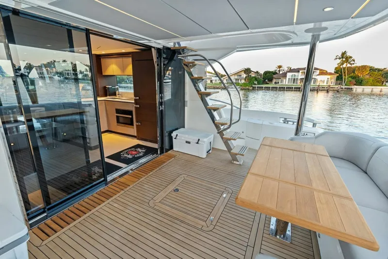 Slide: The Image of Sunseeker Manhattan 68 2021 - 6307081