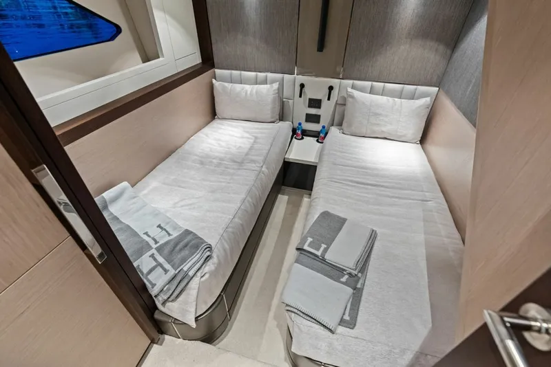 Slide: The Image of Sunseeker Manhattan 68 2021 - 6307138