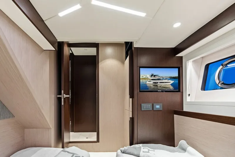 Slide: The Image of Sunseeker Manhattan 68 2021 - 6307139