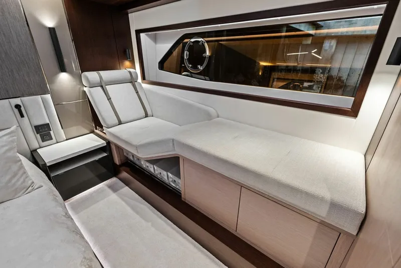 Slide: The Image of Sunseeker Manhattan 68 2021 - 6307148