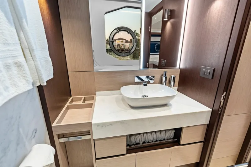 Slide: The Image of Sunseeker Manhattan 68 2021 - 6307151
