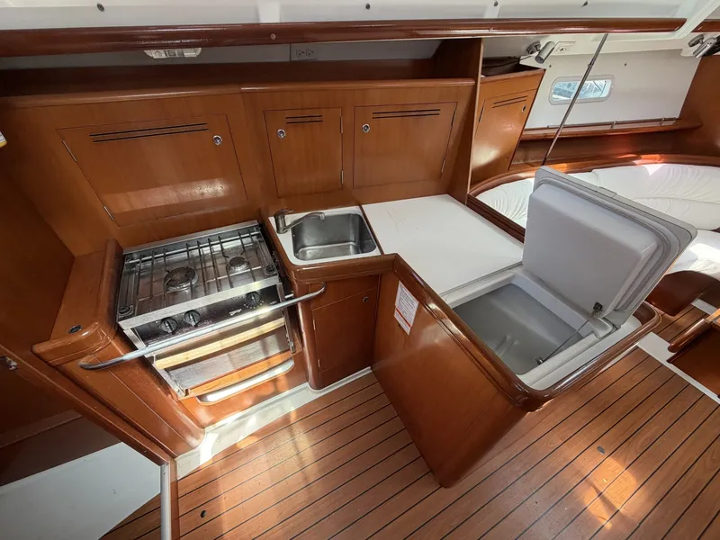 Slide: The Image of Beneteau 343 2007 - 6307033