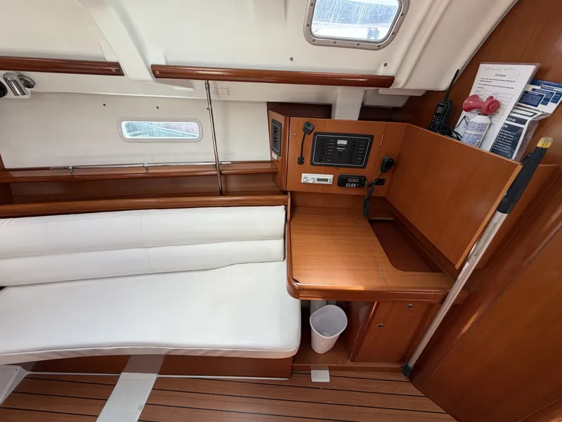 Slide: The Image of Beneteau 343 2007 - 6307036