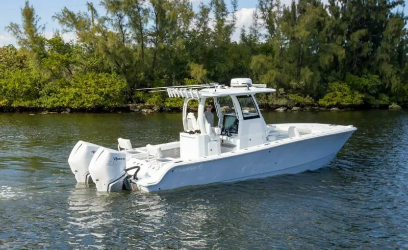 Slide: The Image of Freeman 28 Bay Hybrid 2023 - 7383501