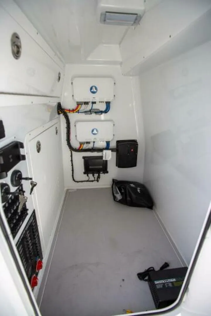 Slide: The Image of Freeman 28 Bay Hybrid 2023 - 7383522