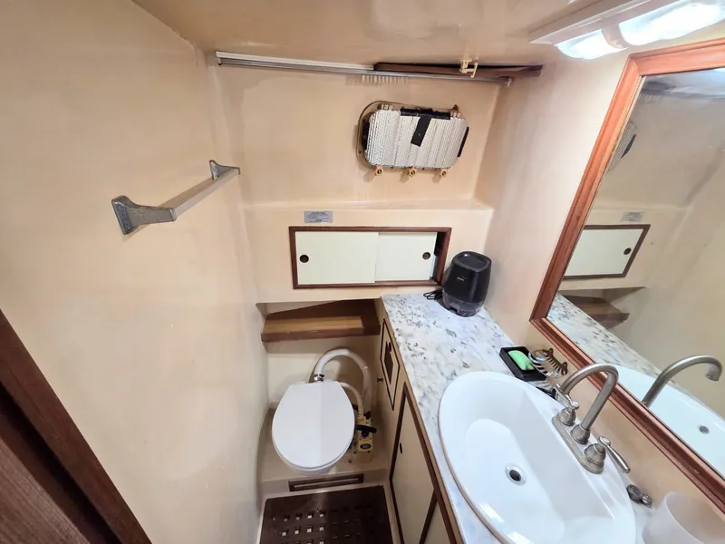 Slide: The Image of C&L Sea Ranger Sundeck 39 1982 - 6307404