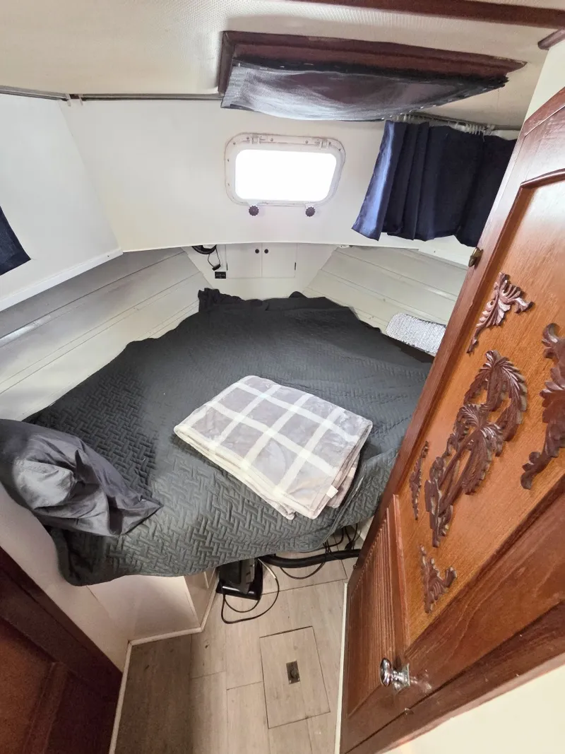 Slide: The Image of C&L Sea Ranger Sundeck 39 1982 - 6307397
