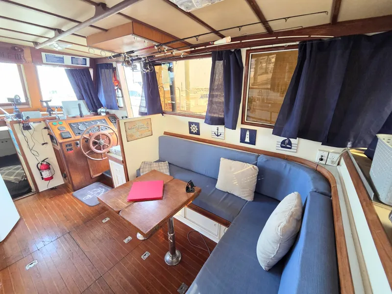 Slide: The Image of C&L Sea Ranger Sundeck 39 1982 - 6307403