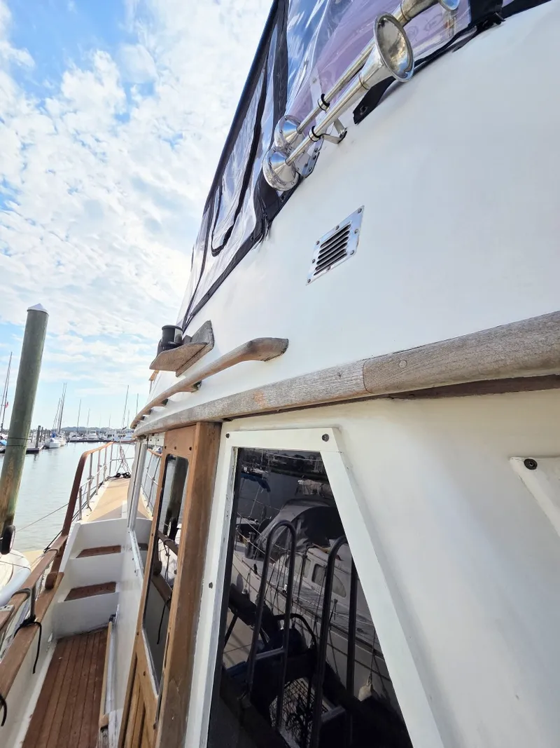 Slide: The Image of C&L Sea Ranger Sundeck 39 1982 - 6307436