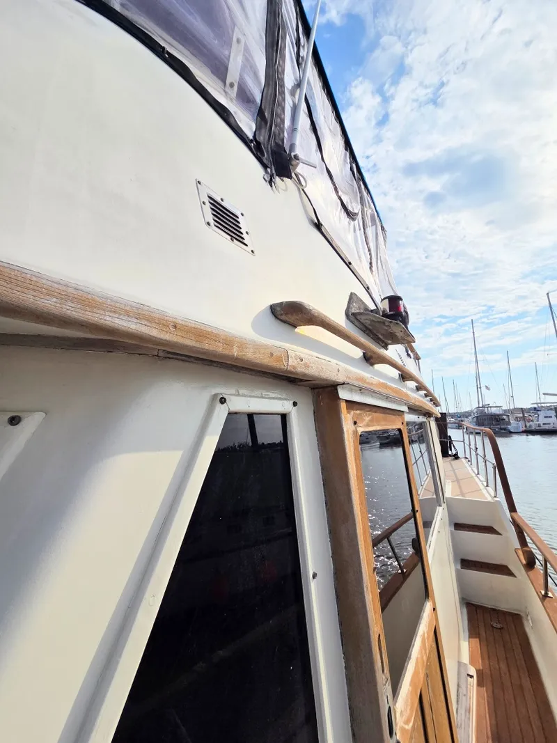 Slide: The Image of C&L Sea Ranger Sundeck 39 1982 - 6307452